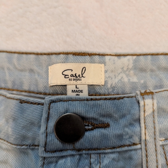 Easel Light Blue Star Patterned Jean Shorts Size Large - Picture 4 of 4